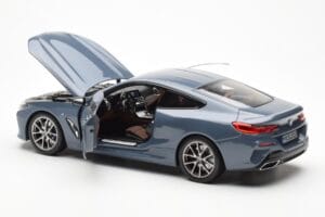 BMW 850i G15 Barcelona Blue Metallic Norev 1:18 80432450995 Kov – obrázek 5 z 8