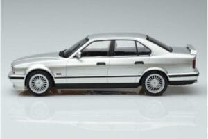 BMW Alpina B10 4.6 E34 Stříbrný MCG 1:18 MCG18231 Kov – obrázek 3 z 5
