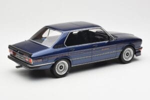 BMW Alpina B7S E12 Turbo Dark Sapphire Modrá Metalická Otto 1:18 OT640 Pryskyřice – obrázek 2 z 6