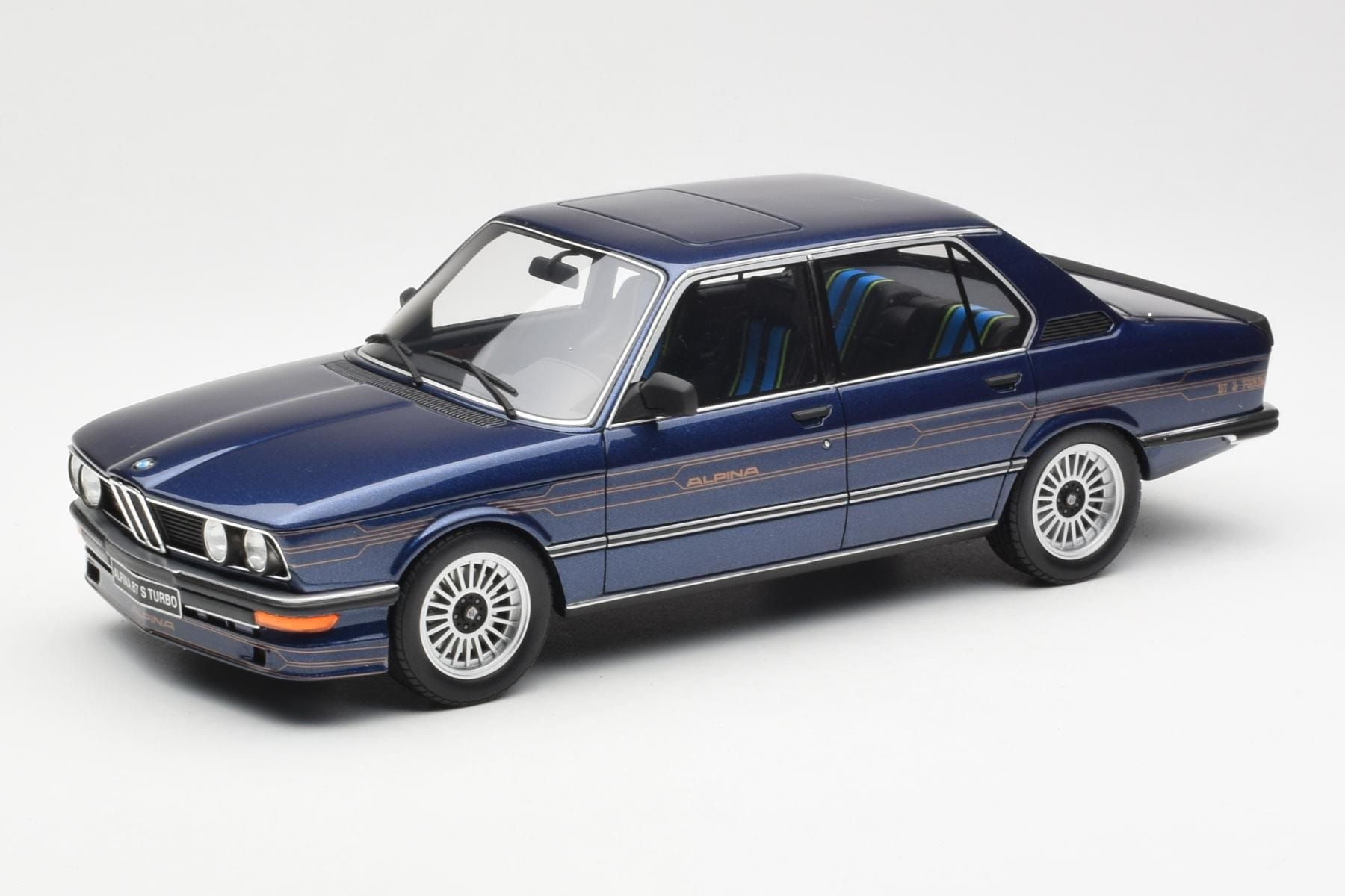 BMW Alpina B7S E12 Turbo Dark Sapphire Modrá Metalická Otto 1:18 OT640 Pryskyřice