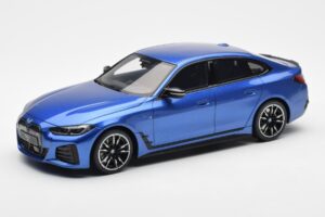 BMW i4 M50 G26 Modrý Otto 1:18 OT453