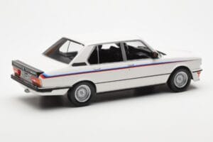 BMW M535i E12 Bílý Norev 1:18 183265 Kov – obrázek 2 z 5