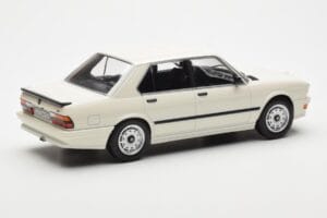 BMW M535i E28 Bílý Norev 1:18 183260 Kov – obrázek 2 z 6
