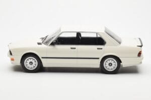 BMW M535i E28 Bílý Norev 1:18 183260 Kov – obrázek 3 z 6