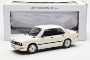 BMW M535i E28 Bílý Norev 1:18 183260 Kov – obrázek 6 z 6