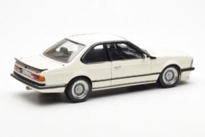 BMW M635 CSi E24 Bílý Dealer Edition AUTOart 1:18 80430145829 Kov – obrázek 3 z 8