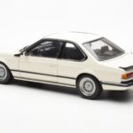BMW M635 CSi E24 Bílý Dealer Edition AUTOart 1:18 - image 7 of 8
