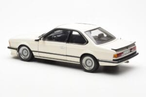 BMW M635 CSi E24 Bílý Dealer Edition AUTOart 1:18 80430145829 Kov – obrázek 7 z 8