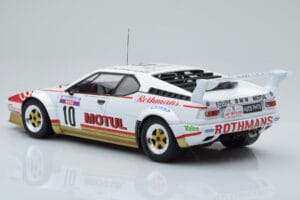 BMW M1 Motul #10 B. Darniche / A. Mahe Rally Tour de Corse 1982 IXO 1:18 18RMC114 Kov – obrázek 5 z 6