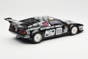 BMW M1 #111 Team MK Motorsport J-L. Witmeur / Krankenberg / Libert 24 Hours of Le Mans 1986 Minichamps 1:18 180862911 Kov – obrázek 3 z 8