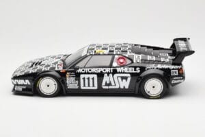 BMW M1 #111 Team MK Motorsport J-L. Witmeur / Krankenberg / Libert 24 Hours of Le Mans 1986 Minichamps 1:18 180862911 Kov – obrázek 4 z 8