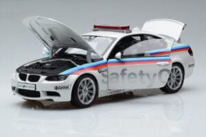 BMW M3 E92 MotoGP Safety Car 2008 Kyosho 1:18 08736GP Kov – obrázek 2 z 7