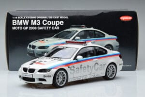 BMW M3 E92 MotoGP Safety Car 2008 Kyosho 1:18 08736GP Kov – obrázek 7 z 7