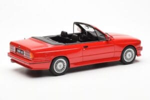 BMW M3 E30 Kabriolet Červený Otto 1:18 OT077 Pryskyřice – obrázek 2 z 6
