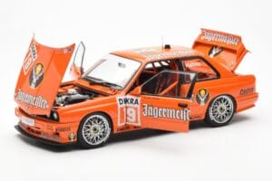 BMW M3 E30 #19 A. Hahne Jägermeister DTM 1992 AUTOart 1:18 89248 Kov – obrázek 2 z 8