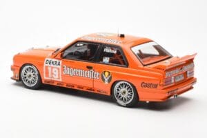 BMW M3 E30 #19 A. Hahne Jägermeister DTM 1992 AUTOart 1:18 89248 Kov – obrázek 7 z 8
