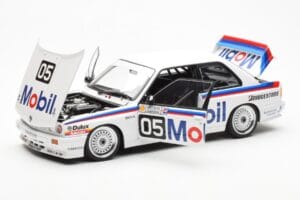 BMW M3 E30 #5 P. Brock Mobil ATCC 1988 AUTOart 1:18 88845 Kov – obrázek 2 z 8