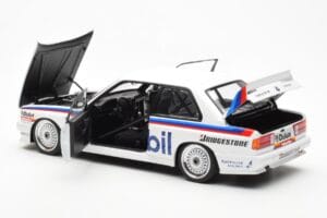 BMW M3 E30 #5 P. Brock Mobil ATCC 1988 AUTOart 1:18 88845 Kov – obrázek 5 z 8