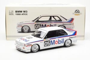 BMW M3 E30 #5 P. Brock Mobil ATCC 1988 AUTOart 1:18 88845 Kov – obrázek 8 z 8
