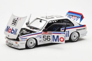 BMW M3 E30 #56 P. Brock / J. Richards Mobil Bathurst 1000 1988 AUTOart 1:18 88847 Kov – obrázek 2 z 9