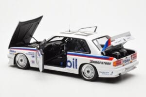 BMW M3 E30 #56 P. Brock / J. Richards Mobil Bathurst 1000 1988 AUTOart 1:18 88847 Kov – obrázek 5 z 9
