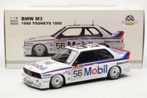 BMW M3 E30 #56 P. Brock / J. Richards Mobil Bathurst 1000 1988 AUTOart 1:18 88847 Kov – obrázek 9 z 9