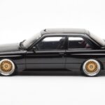BMW M3 E30 Sport Evolution Černý Custom Wheels AUTOart 1:18 - image 4 of 8