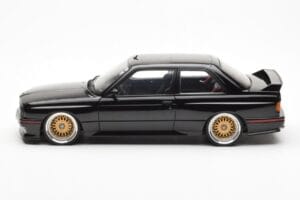 BMW M3 E30 Sport Evolution Černý Custom Wheels AUTOart 1:18 70562 Kov – obrázek 4 z 8