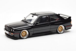 BMW M3 E30 Sport Evolution Černý Custom Wheels AUTOart 1:18