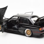 BMW M3 E30 Sport Evolution Černý Custom Wheels AUTOart 1:18 - image 5 of 8