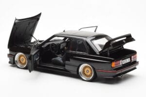 BMW M3 E30 Sport Evolution Černý Custom Wheels AUTOart 1:18 70562 Kov – obrázek 5 z 8