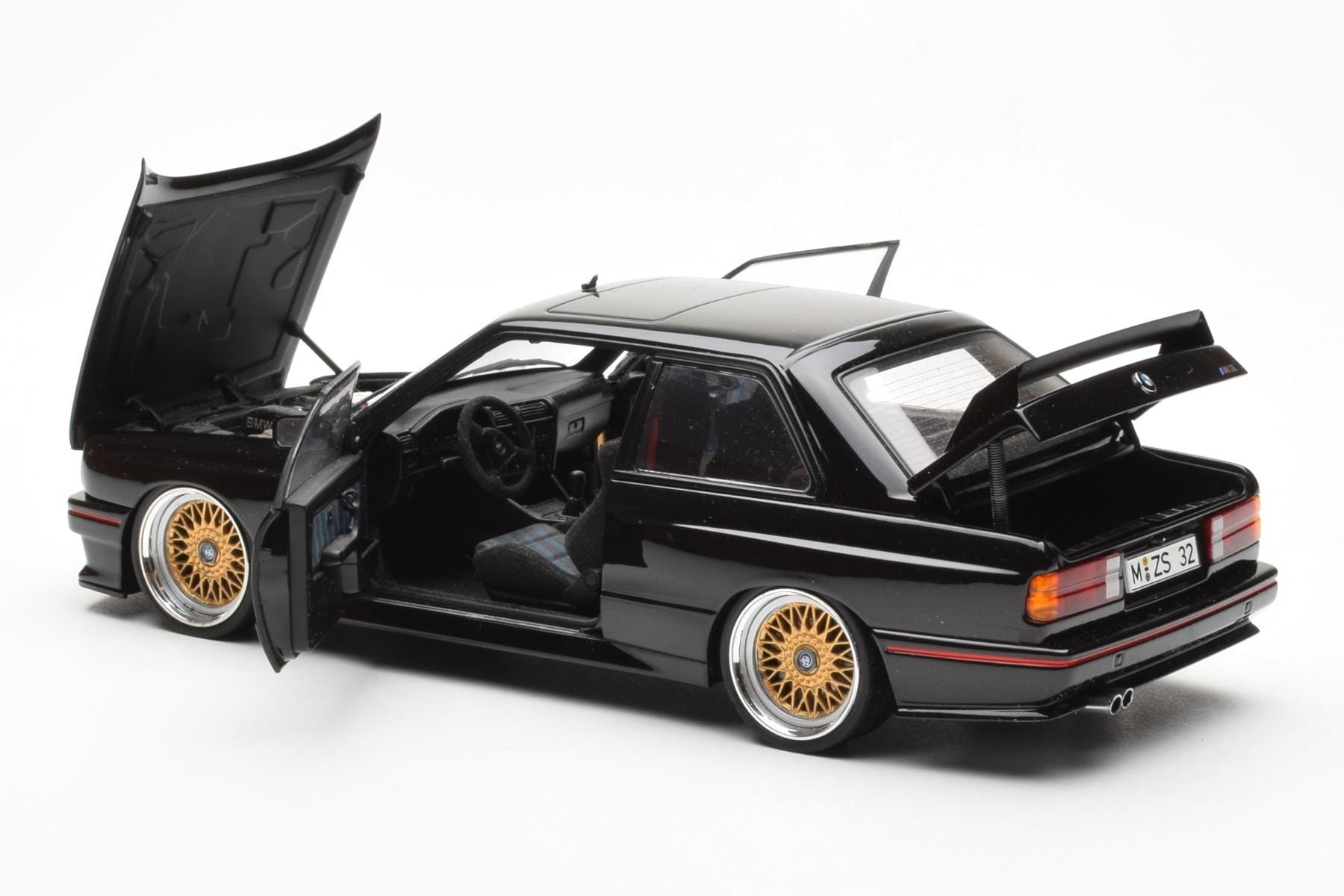 BMW M3 E30 Sport Evolution Černý Custom Wheels AUTOart 1:18 70562 Kov – obrázek 5 z 8