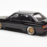 BMW M3 E30 Sport Evolution Černý Custom Wheels AUTOart 1:18 - image 7 of 8
