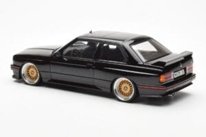 BMW M3 E30 Sport Evolution Černý Custom Wheels AUTOart 1:18 70562 Kov – obrázek 7 z 8
