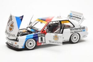 BMW M3 E30 #11 S. Soper Warsteiner DTM 1991 AUTOart 1:18 89146 Kov – obrázek 2 z 8