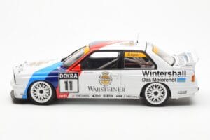 BMW M3 E30 #11 S. Soper Warsteiner DTM 1991 AUTOart 1:18 89146 Kov – obrázek 4 z 8