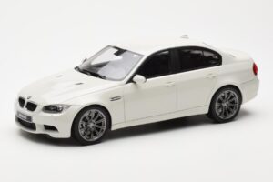 BMW M3 E90 Sedan Bílý GT Spirit 1:18 GT053