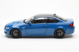 BMW M3 E92 Laguna Seca Blue Kyosho 1:18 08734LBL Kov – obrázek 4 z 8