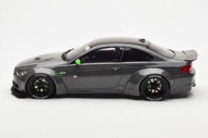 BMW M3 E92 LBWK Liberty Walk Šedý GT Spirit 1:18 GT127 Pryskyřice – obrázek 3 z 6