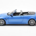 BMW M4 F83 Kabriolet Yas Marina Modrý Paragon 1:18 - image 4 of 8
