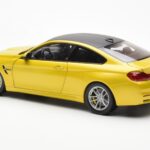 BMW M4 F82 Austin Žlutý Metallic Paragon 1:18 - image 7 of 8