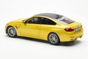 BMW M4 F82 Austin Žlutý Metallic Paragon 1:18 80432339606 Kov – obrázek 7 z 8