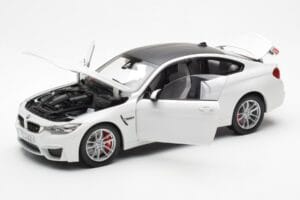 BMW M4 F82 Frozen Brilliant Bílý Paragon 1:18 PA-97101 Kov – obrázek 2 z 8