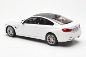 BMW M4 F82 Frozen Brilliant Bílý Paragon 1:18 PA-97101 Kov – obrázek 7 z 8