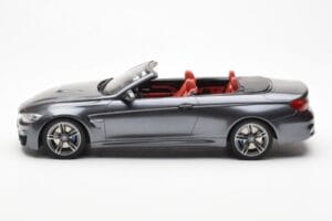 BMW M4 F83 Kabriolet Šedý GT Spirit 1:18 GT081 Pryskyřice – obrázek 3 z 6