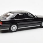BMW M5 E34 Černý Otto 1:18 - image 2 of 6