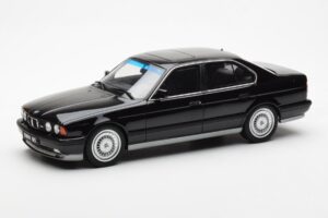 BMW M5 E34 Černý Otto 1:18 OT690