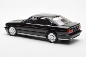 BMW M5 E34 Černý Otto 1:18 OT690 Pryskyřice – obrázek 5 z 6