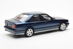 BMW M5 E34 Modrý Metallic Otto 1:18 OT576 Pryskyřice – obrázek 2 z 6