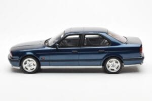 BMW M5 E34 Modrý Metallic Otto 1:18 OT576 Pryskyřice – obrázek 3 z 6